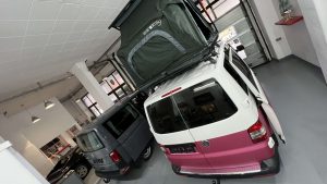 HP Camper Custom pink roof box