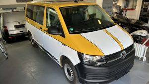 HP Camper custom foliert Gelb Weiss